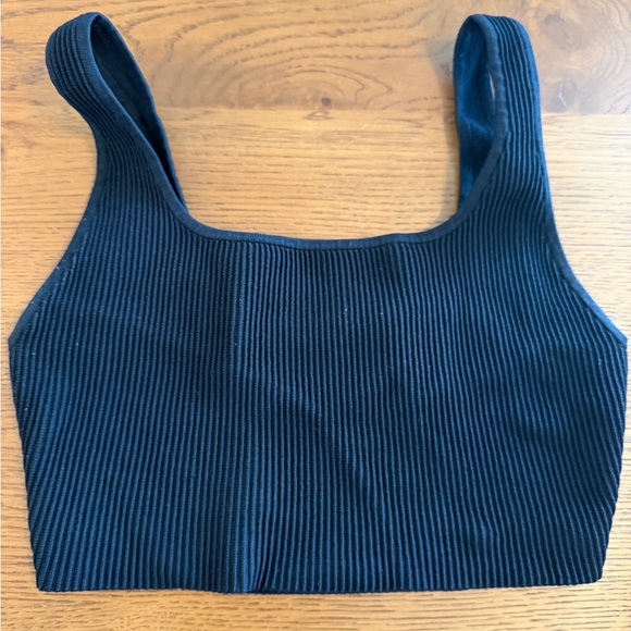 ARITZIA BLACK TANK - Picture 3 of 7
